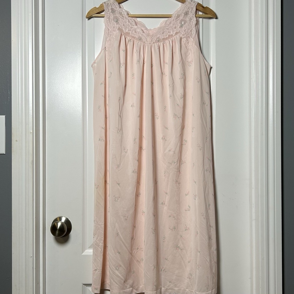 Shadowline Vintage 70s Blush Pink Rosebud Floral Lace  Nightgown Slip Nap Dress